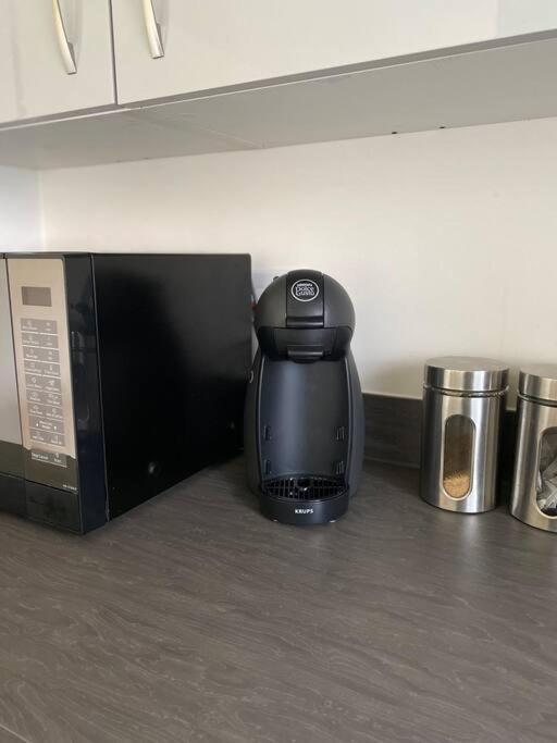 4-Room Detached Furnished Home With Parking 레스터 외부 사진